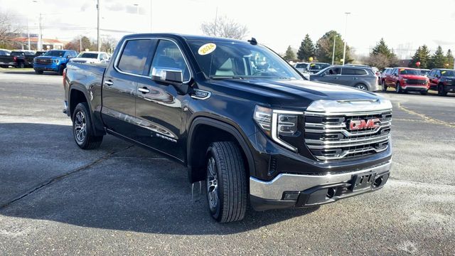 2024 GMC Sierra 1500 SLT 2