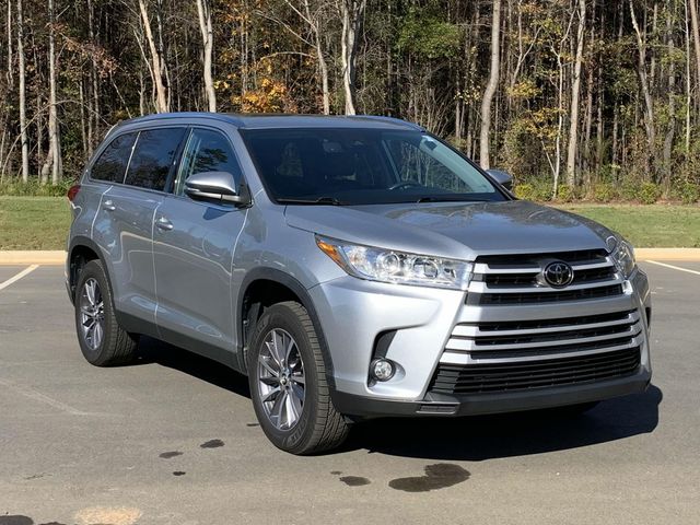 2019 Toyota Highlander XLE 1