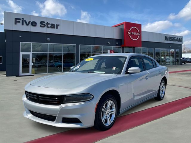 Used 2022 Silver Dodge SXT image 3