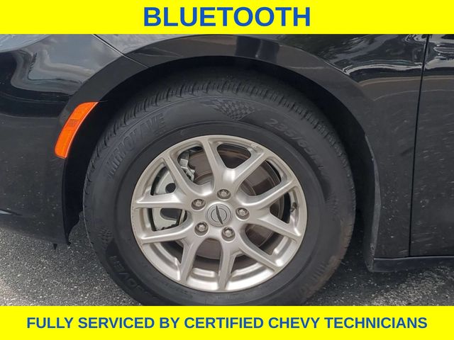 Used 2025 Chrysler Pacifica Van