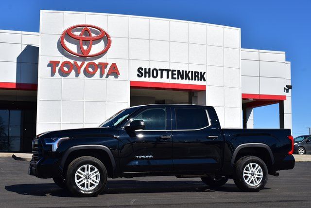 2025 Toyota Tundra SR5 CrewMax Cab 4WD