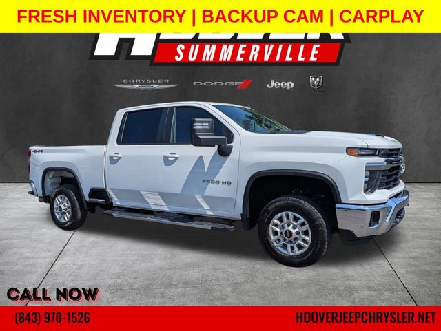 Summit White 2025 Chevrolet Silverado 2500HD Pickup Truck Four-Wheel Drive Automatic