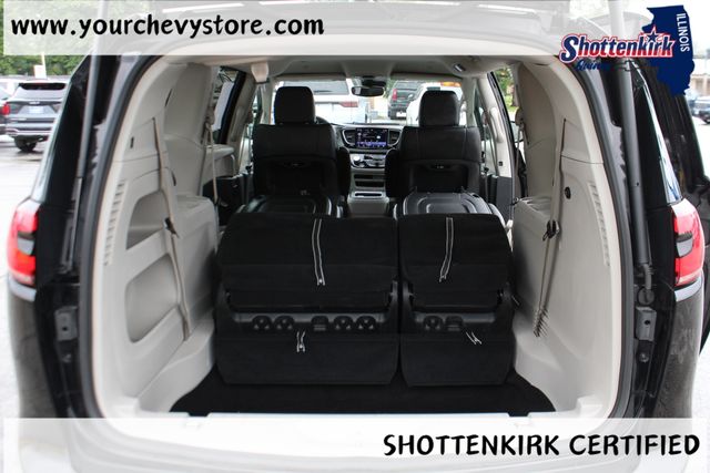 Used 2024 Chrysler Pacifica Van