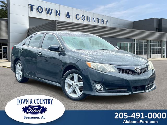 Magnetic Gray Metallic 2013 Toyota Camry SE Sedan Front-Wheel Drive 6-Speed Automatic