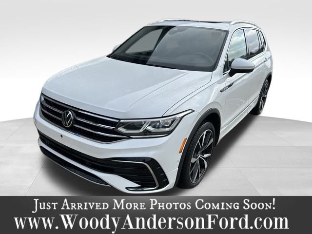 Volkswagen Tiguan SEL R-Line 4Motion