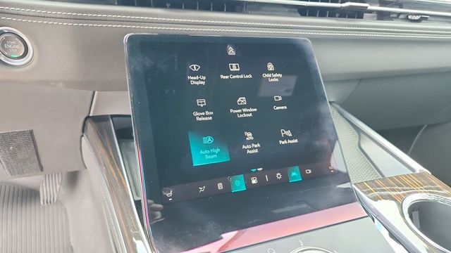 2025 Cadillac Escalade Premium Luxury - Photo 23