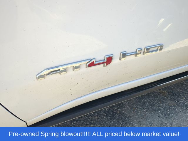 Used 2022 White GMC AT4 image 10
