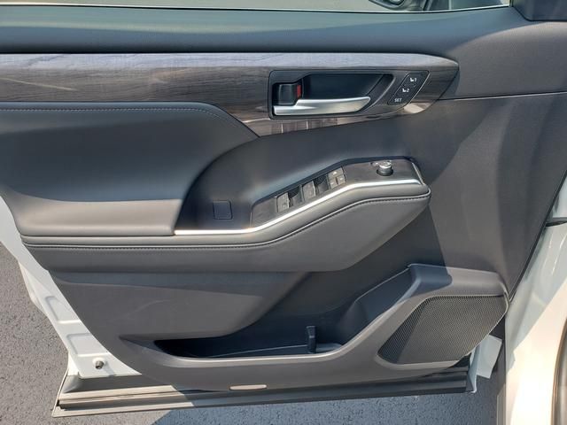 New 2026  Toyota Limited image 11