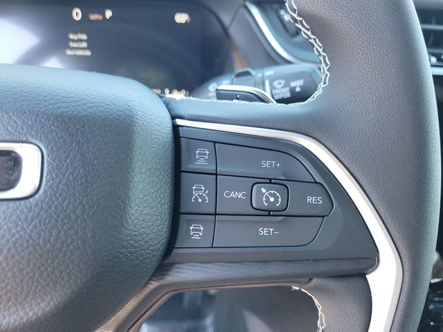 New 2025 White Jeep Laredo image 30