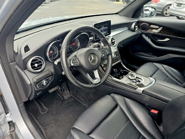 Used 2017  Mercedes-Benz GLC 300 image 14