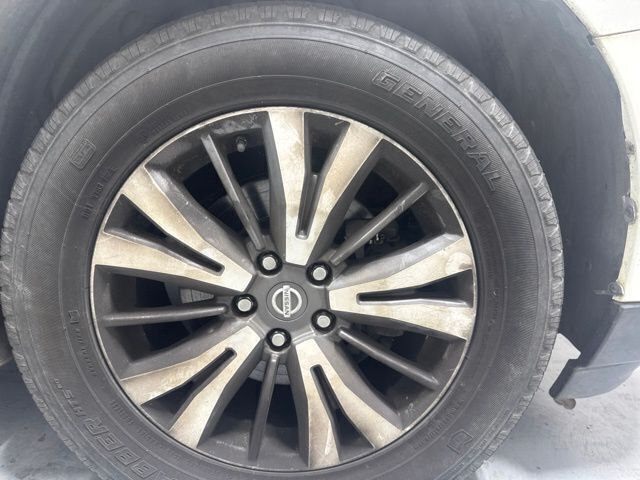 View vehicle photo 4