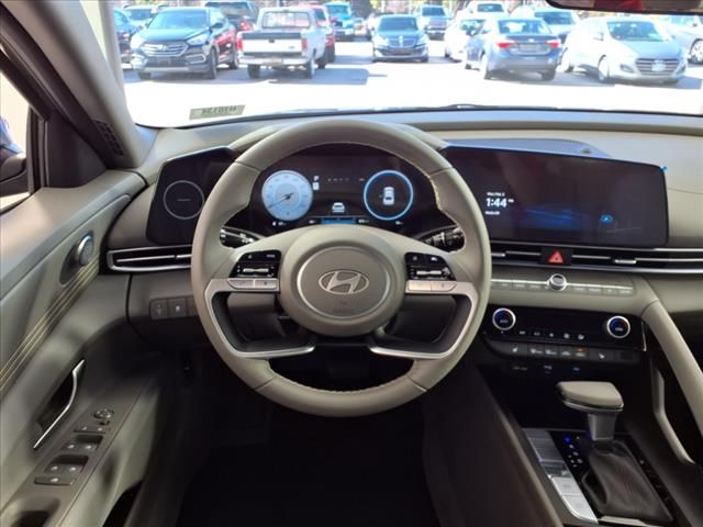 2025 Hyundai Elantra SEL Convenience photo