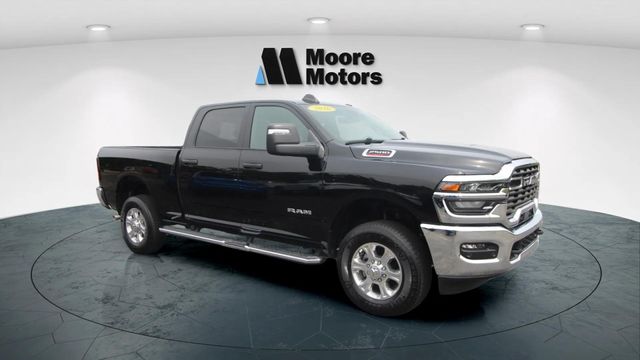 Diamond Black Crystal Pearlcoat 2026 RAM 2500 Pickup Truck Four-Wheel Drive 8-Speed Automatic