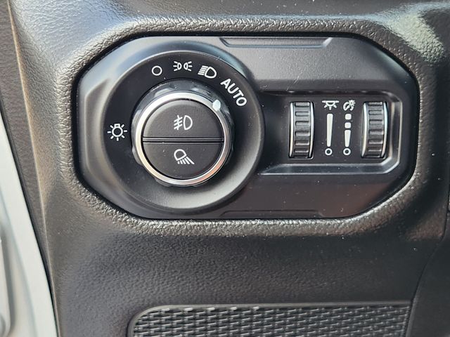 2022 Jeep Gladiator Rubicon Silver at Texan Dodge Chrysler Jeep Ram