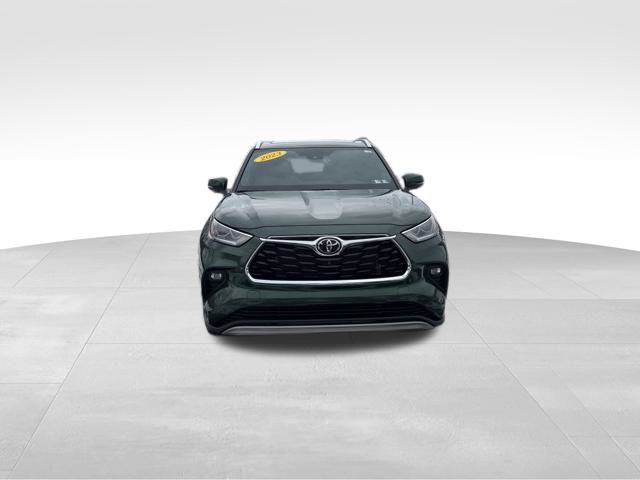 used 2023 Toyota Highlander car, priced at $43,136