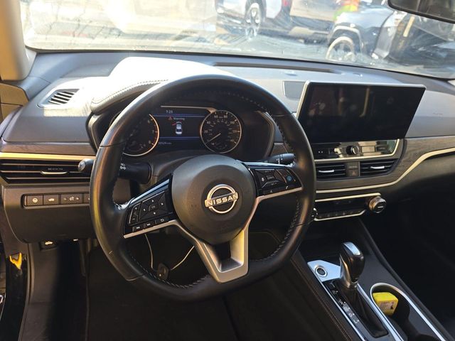 Used 2025 Nissan Altima Sedan