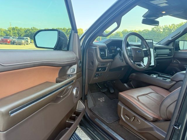 2023 Ford Expedition Max King Ranch:B02536