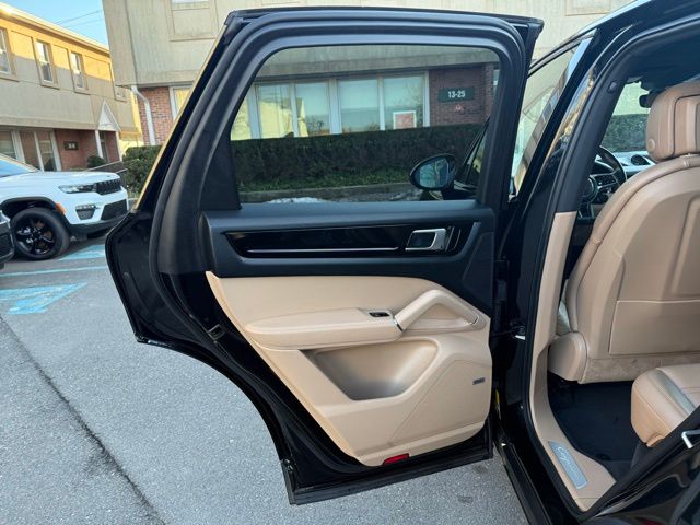 2019 Porsche Cayenne E-Hybrid