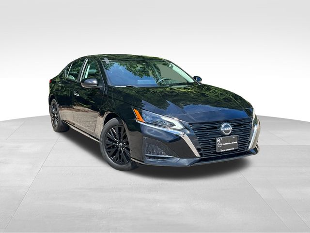 Super Black Clearcoat 2025 Nissan Altima 2.5 SV FWD Sedan Front-Wheel Drive Continuously Variable Transmission