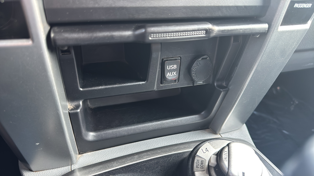 Used 2013 Classic Silver Metallic Toyota SR5 image 28
