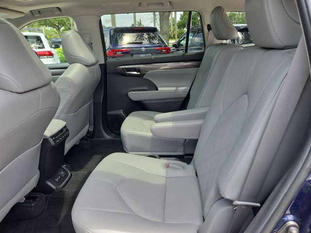 Used 2023 Toyota Highlander SUV
