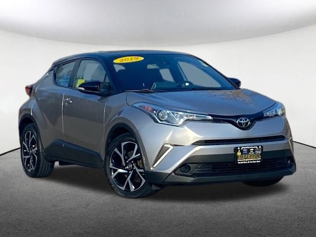 2019 Toyota C-HR XLE 2