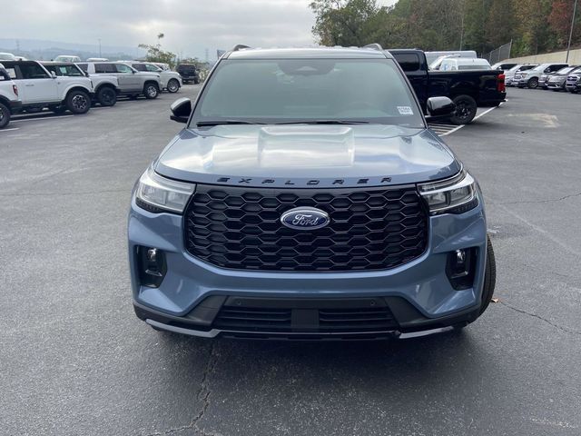 2025 Ford Explorer ST-Line 22