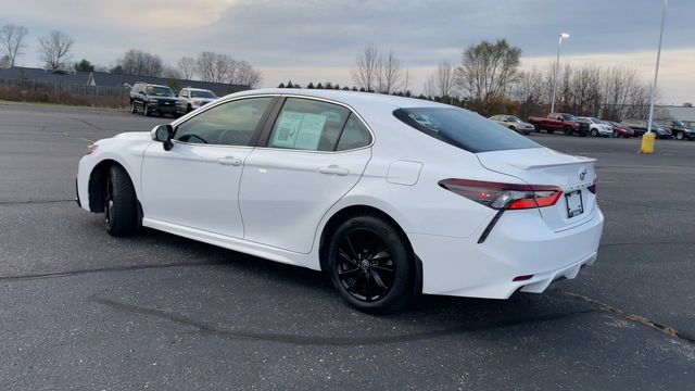 2022 Toyota Camry SE 6