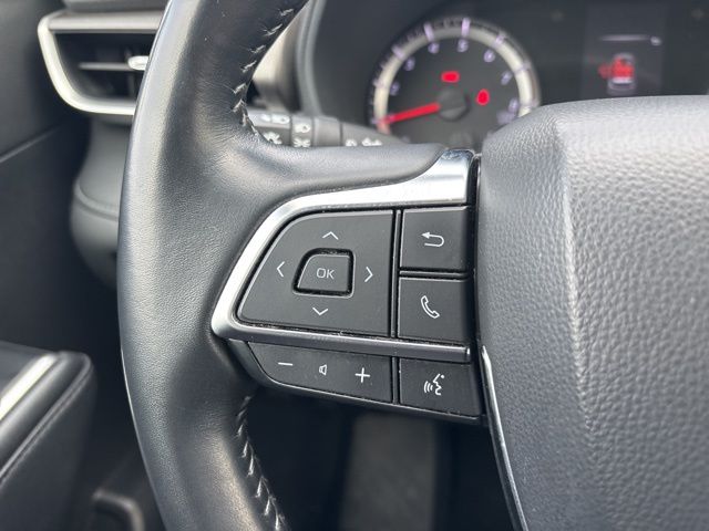 used 2021 Toyota Highlander car, priced at $29,979