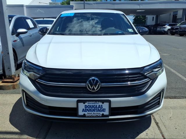 2023 Volkswagen Jetta - Image 4