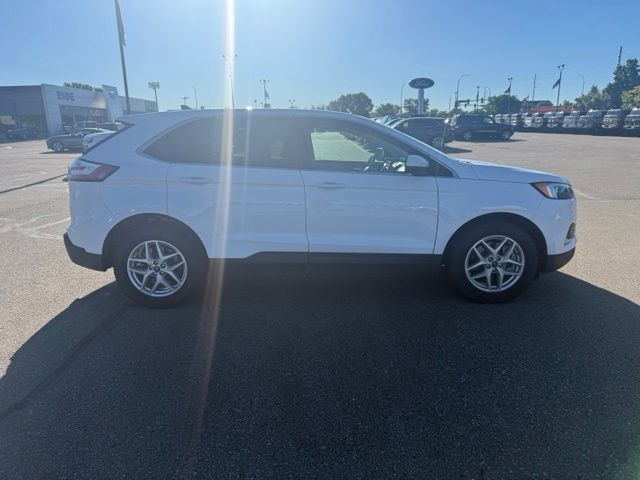 2022 Oxford White Ford Edge SEL AWD SUV