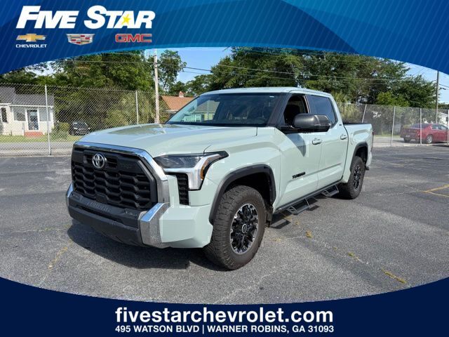 2024 Toyota Tundra SR5 CrewMax Cab 4WD