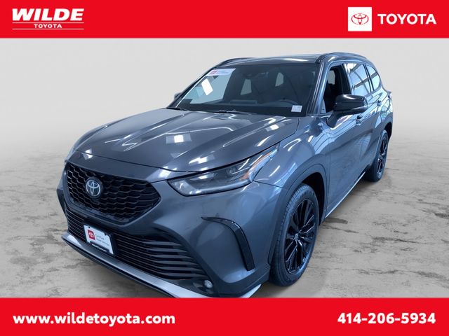 Magnetic Gray Metallic 2025 Toyota Highlander SUV / Crossover All-Wheel Drive 8-Speed Automatic