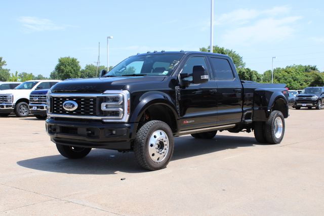 Agate Black Metallic 2026 Ford F-450 Super Duty Pickup Truck Four-Wheel Drive Automatic