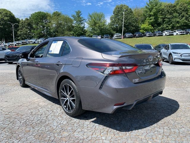 2022 Toyota Camry SE 3