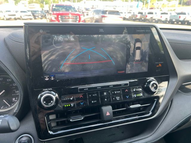 2021 Magnetic Gray Metallic Toyota Highlander Limited AWD SUV