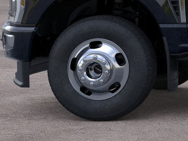 New 2026 Black Ford Platinum image 19