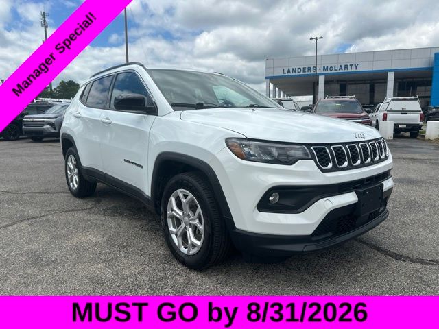 Bright White Clearcoat 2024 Jeep Compass SUV / Crossover Four-Wheel Drive 8-Speed Automatic