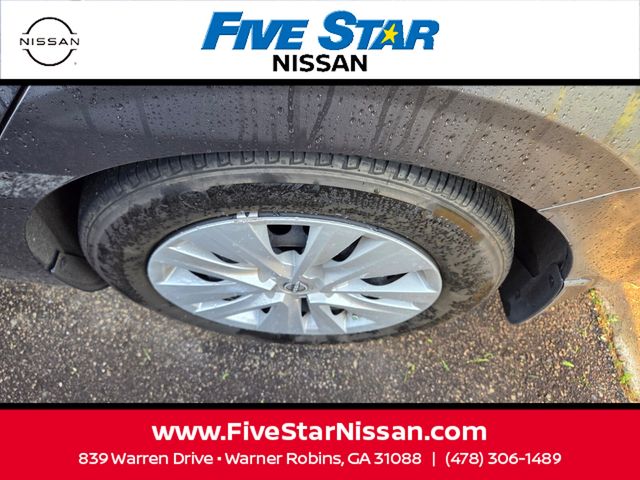 Used 2024 Gray Nissan S image 7