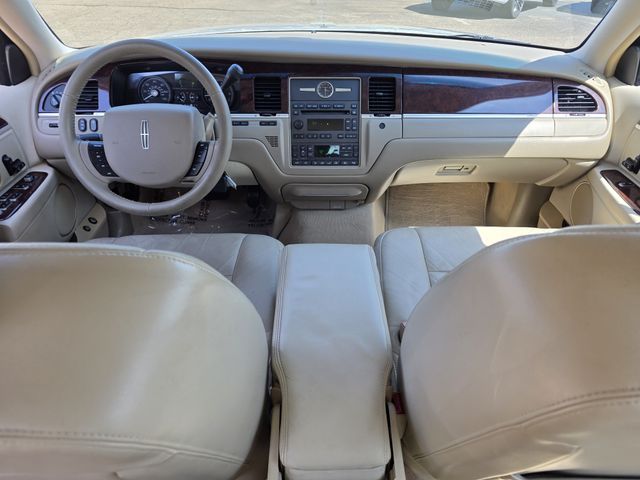 Used 2006 Lincoln Town Car Sedan