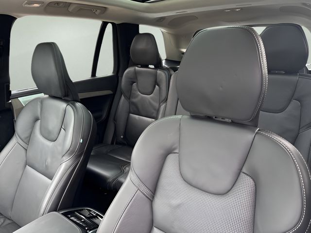 2025 Volvo XC90 T8 photo 14