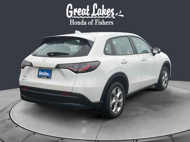 View vehicle photo 5
