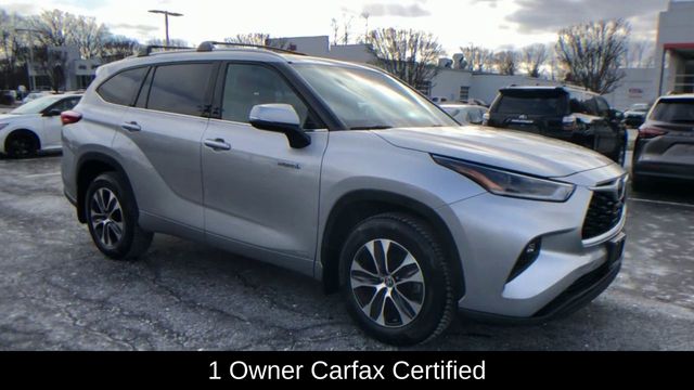 2021 Toyota Highlander Hybrid XLE 2