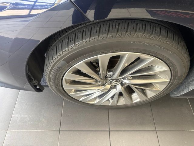 Used 2020 Lexus ES Sedan