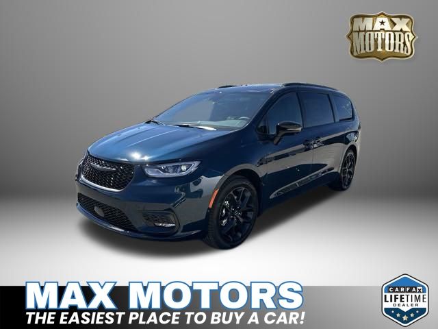 2024 Chrysler Pacifica Touring L 3