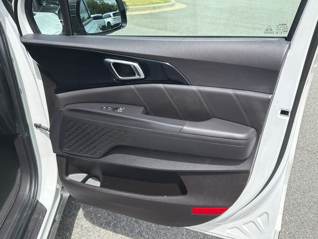 Used 2025 Kia Carnival Van