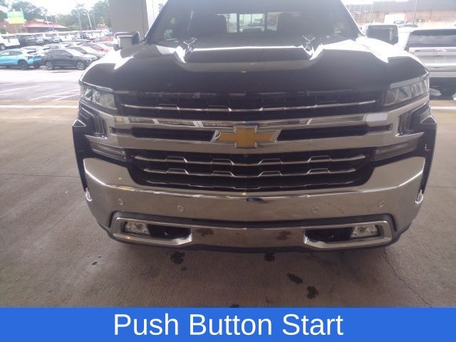 2021 Chevrolet Silverado 1500 LTZ 3