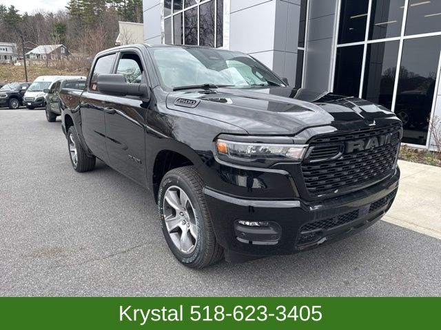 Diamond Black Crystal Pearlcoat 2026 RAM 1500 Express Crew Cab 4WD Pickup Truck Four-Wheel Drive 8-Speed Automatic