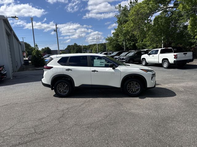 Used 2026 White/off-white Nissan S image 4