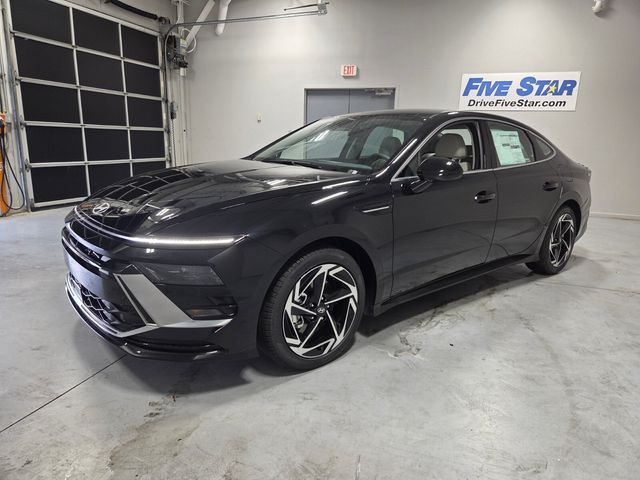 New 2026 Black Hyundai SEL Sport image 3